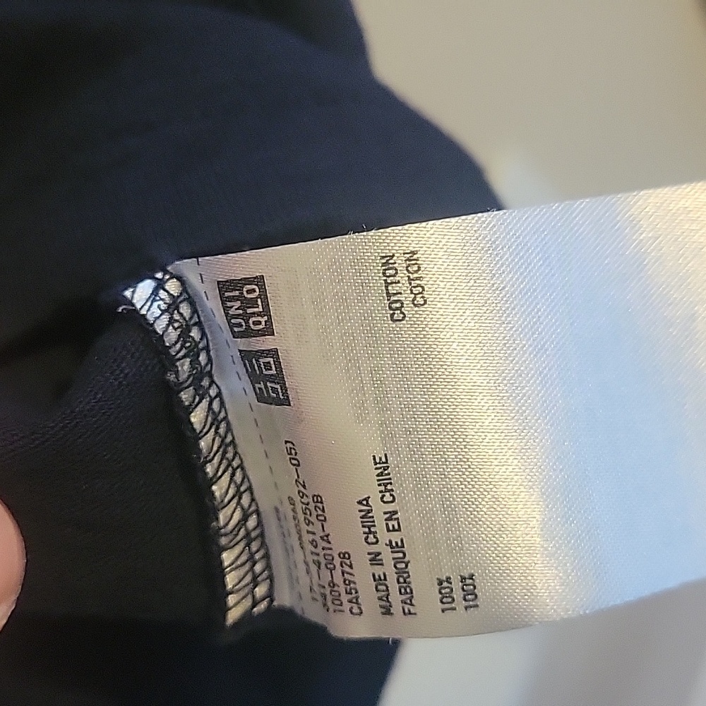 Uniqlo Mount Fuji Tee - Picture 5 of 5